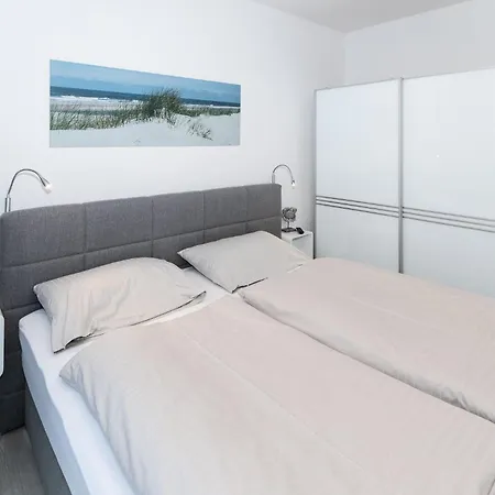 Admiralsgarten, Steuerbord 13 شقة